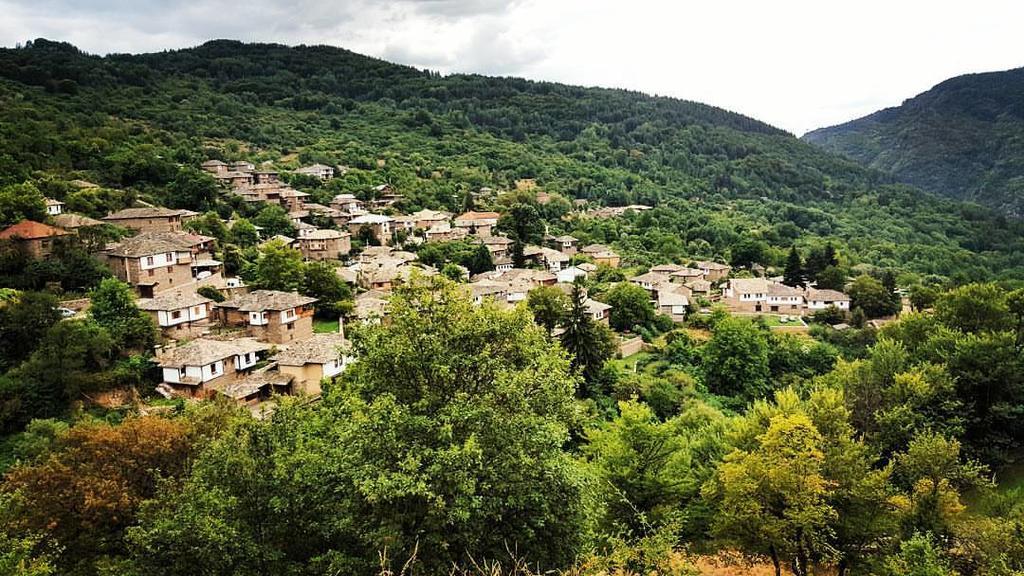 Kruchma Bratyata Guest House Kovachevitsa Bagian luar foto