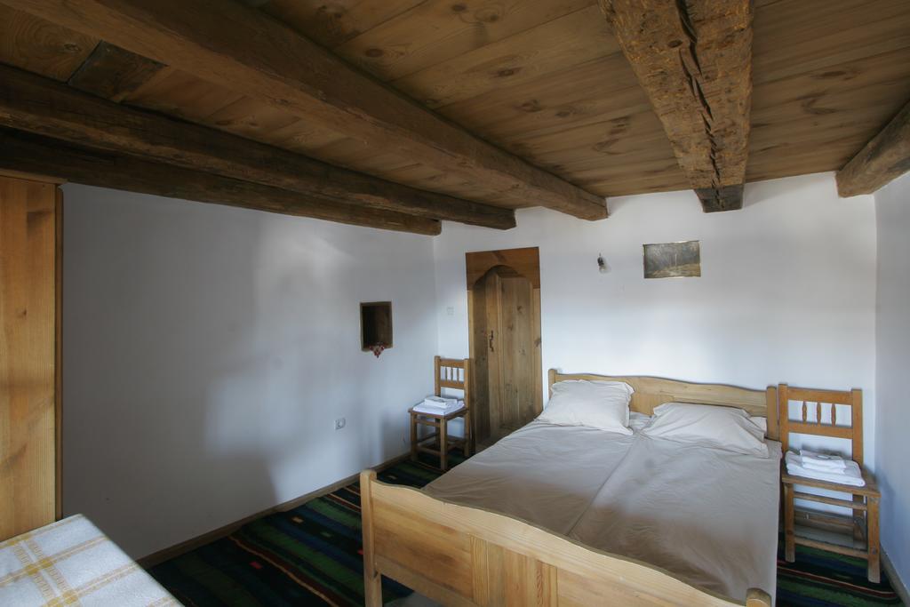 Kruchma Bratyata Guest House Kovachevitsa Bagian luar foto