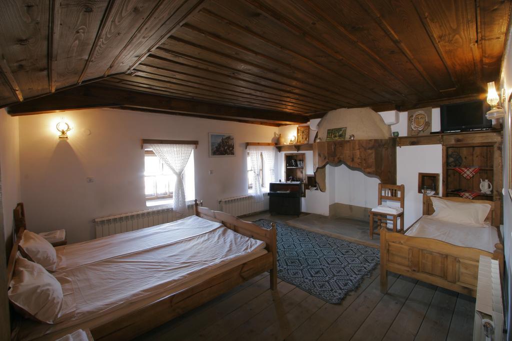 Kruchma Bratyata Guest House Kovachevitsa Bagian luar foto
